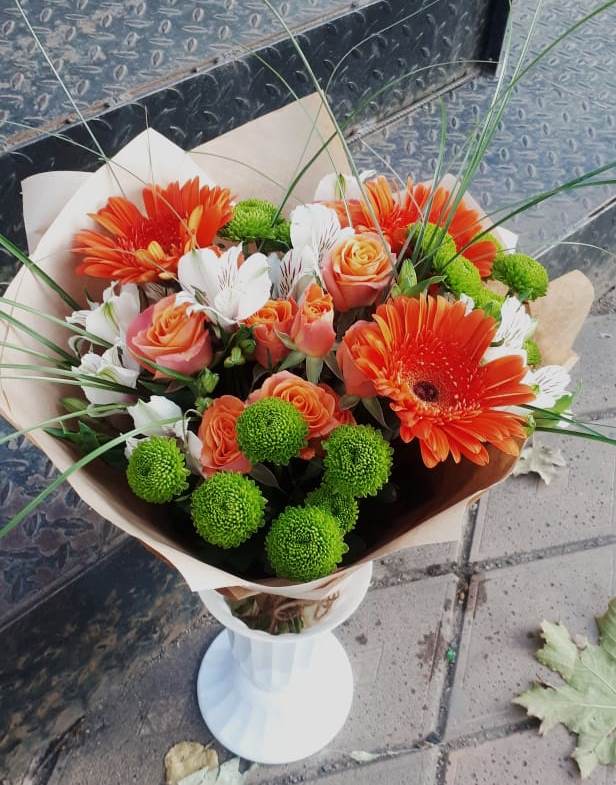 Букет цветов из: Герберы, Хризантемы, Альстромерии и Розы в Еманжелинка