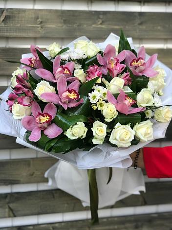 Букет цветов из: Розы и Хризантемы в Еманжелинка
