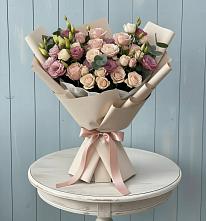 Букет цветов из:  Розы и Лизиантусы в Еманжелинка