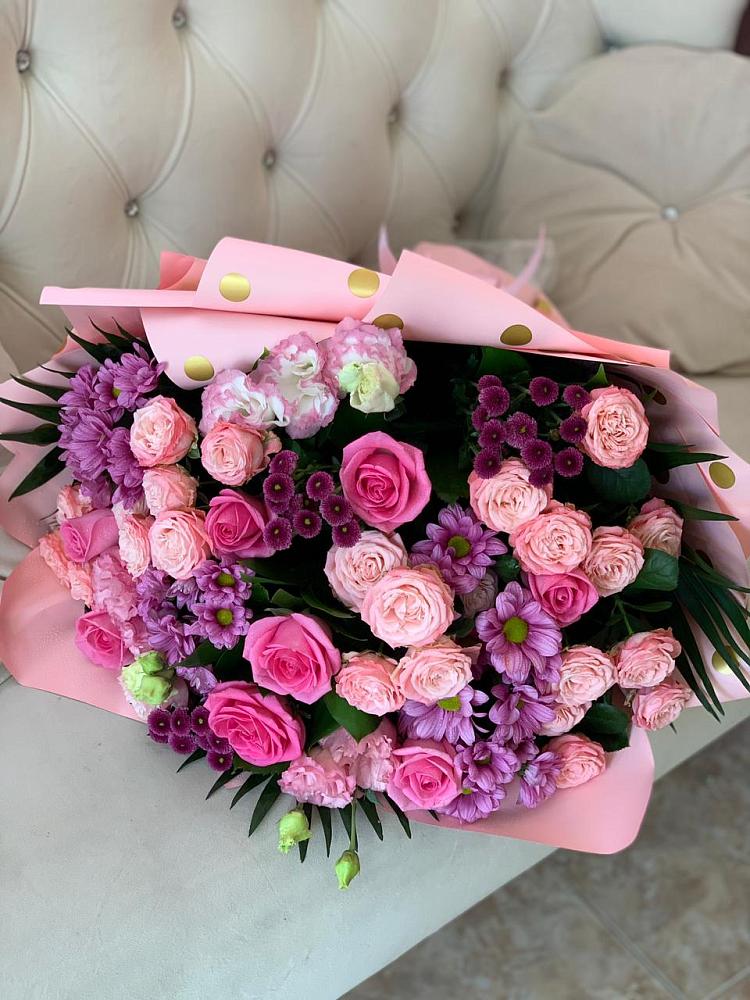 Букет цветов из: Хризантемы, Розы и Лизиантусы в Еманжелинка