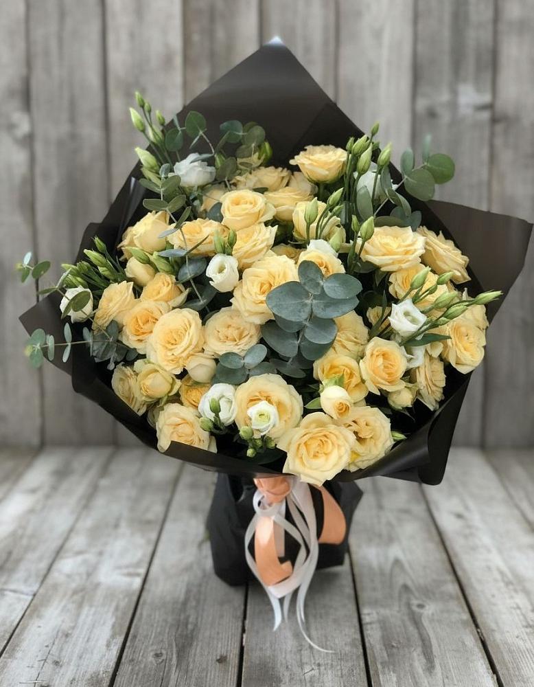 Букет цветов из: Розы и Лизиантусы в Еманжелинка