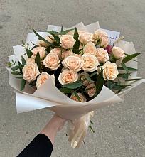 Букет Кремовые розы Латте в Еманжелинка