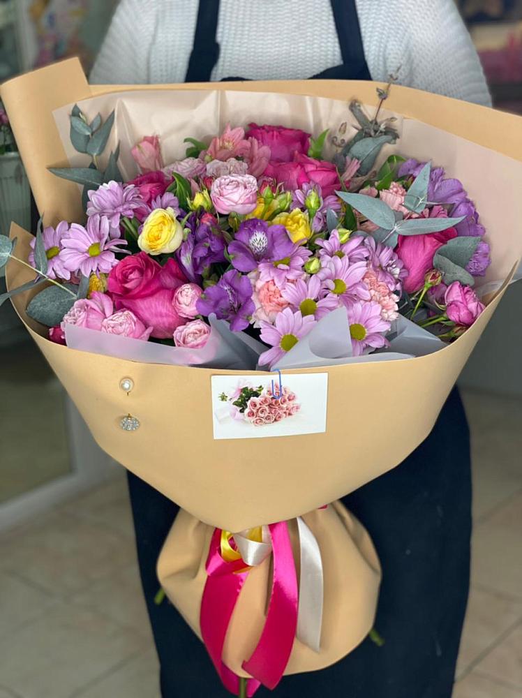 Букет цветов из: Хризантемы, Гвоздики и Альстромерии в Еманжелинка