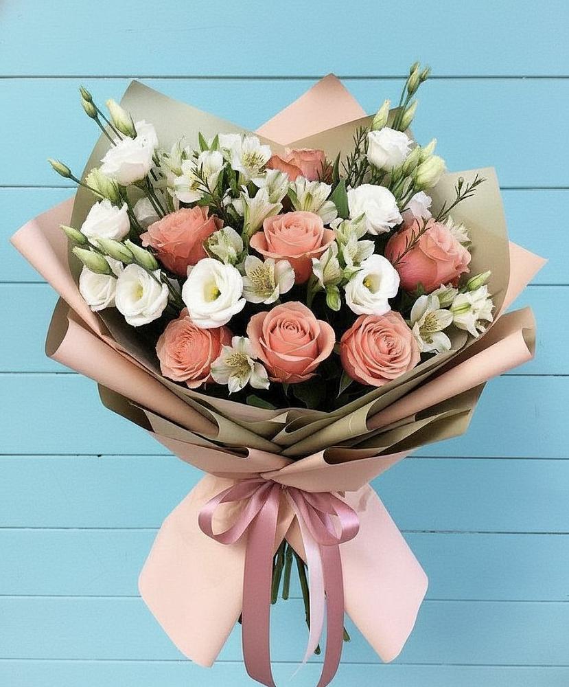 Букет цветов из: Розы, Альстромерии и Лизиантусы в Еманжелинка