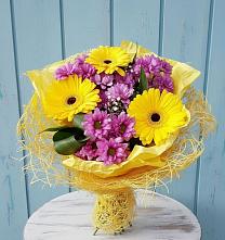 Букет цветов из:  Хризантемы и Герберы в Еманжелинка