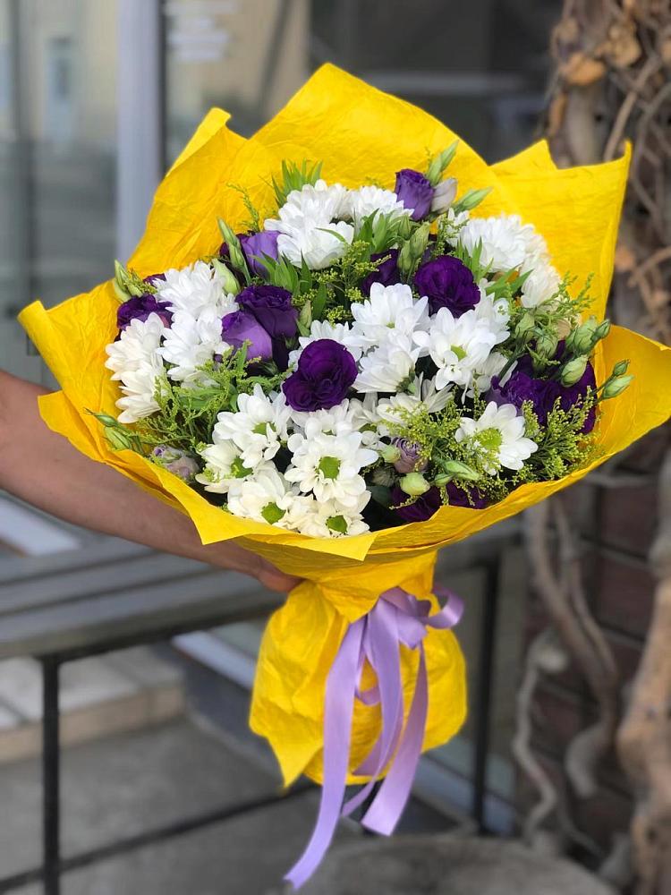 Букет цветов из: Ирисы, Хризантемы и Ромашки в Еманжелинка