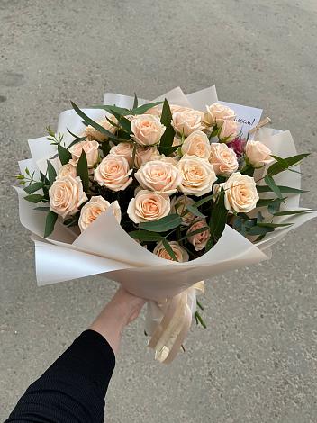 Букет Кремовые розы Латте в Еманжелинка