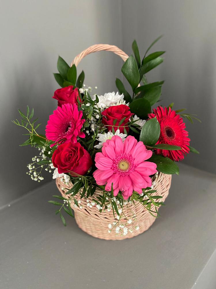Цветочная композиция из Розы, Хризантемы и Герберы в корзине в Еманжелинка