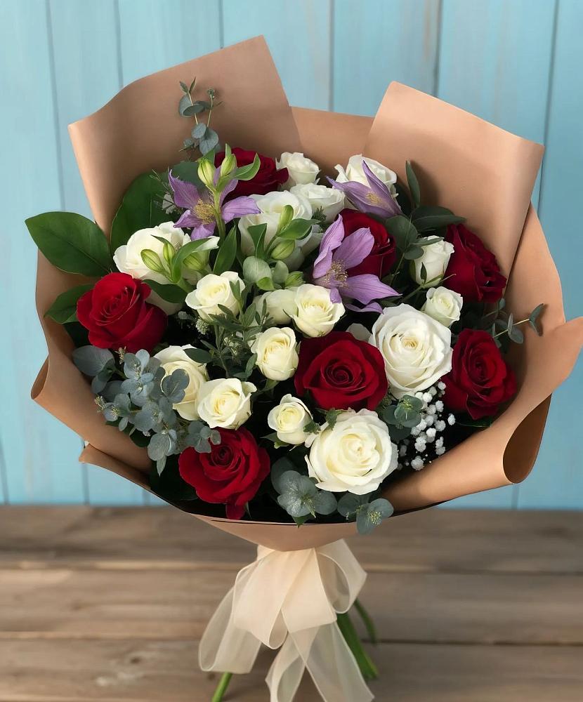 Букет цветов из: Розы и Альстромерии в Еманжелинка