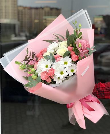 Букет цветов из: Розы, Лизиантусы и Хризантемы в Еманжелинка