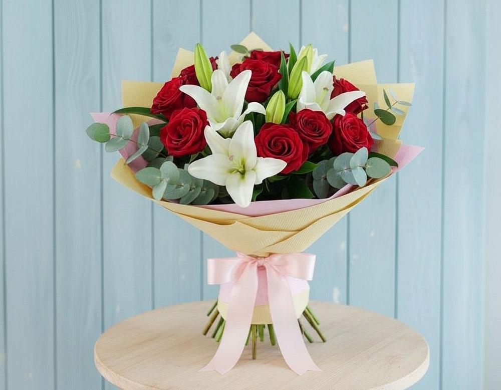 Букет цветов из: Лилии и Розы в Еманжелинка